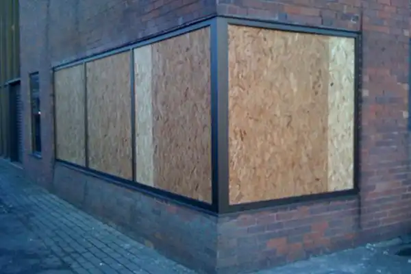 Notverglasung für Eckfenster und Spezialverglasungen – Fachservice Herford